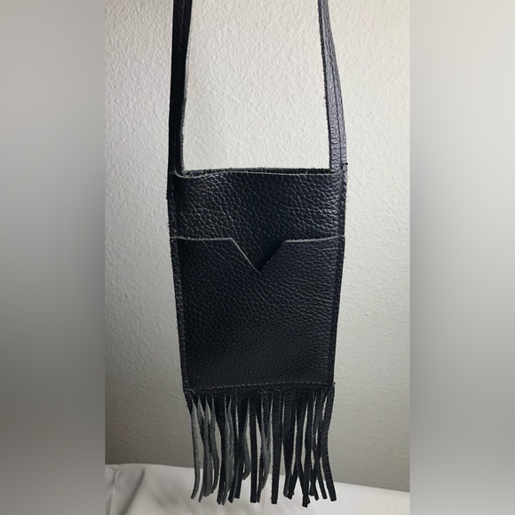 Angela Valentine Pebbled Leather Fringe Crossbody Bag Phone Purse - Picture 1 of 11